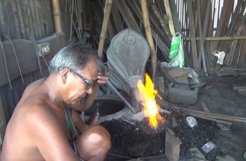 ‘কাজ না হলে না খেয়ে মরতে হবে’