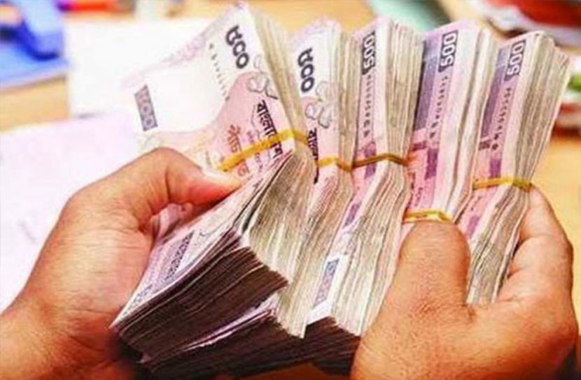 সরকার তীব্র অর্থ সংকটে