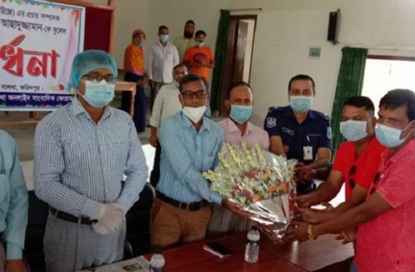 সাংবাদিক নেতা আছাদুজ্জামানকে সালথায় সংবর্ধনা