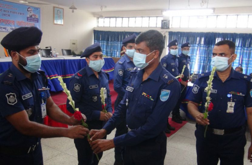 করোনাযুদ্ধে জয়ী ফরিদপুরের ৩৫ পুলিশ প্লাজমা দিতে ঢাকায় গেলেন