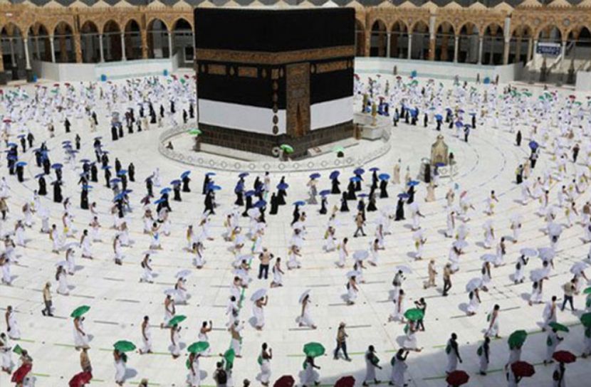 প্রথমবারের মতো হজে নিরাপত্তায় নারী পুলিশ