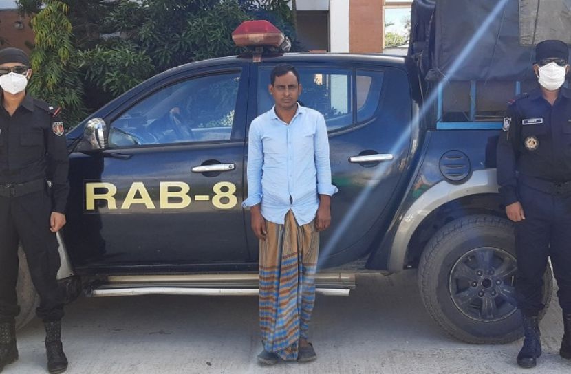 বরিশালে শীর্ষ সন্ত্রাসী ল্যাংটা সোহেল অস্ত্রসহ গ্রেপ্তার