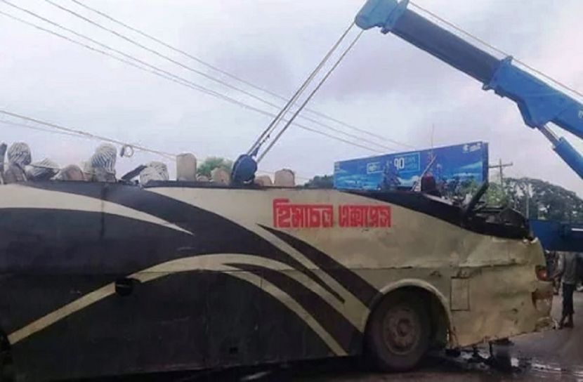 চান্দিনায় বাস উল্টে নিহত ২