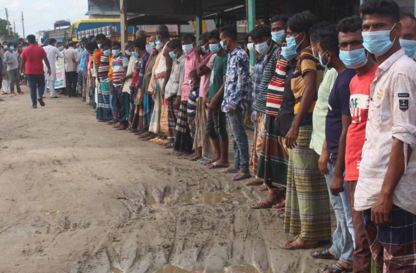 ফরিদপুরে ইউপি চেয়ারম্যানের সমর্থনে মানববন্ধন 