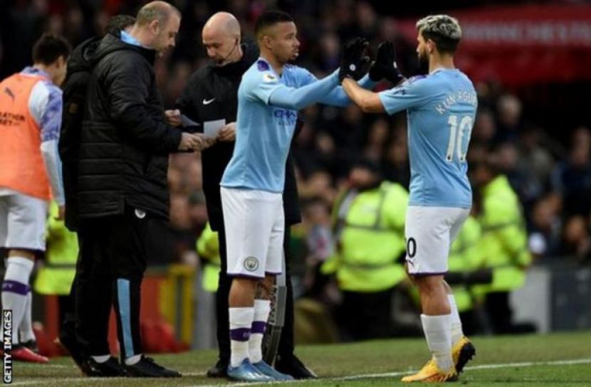 পাঁচ বদলীর বিপক্ষে প্রিমিয়ারের ক্লাব