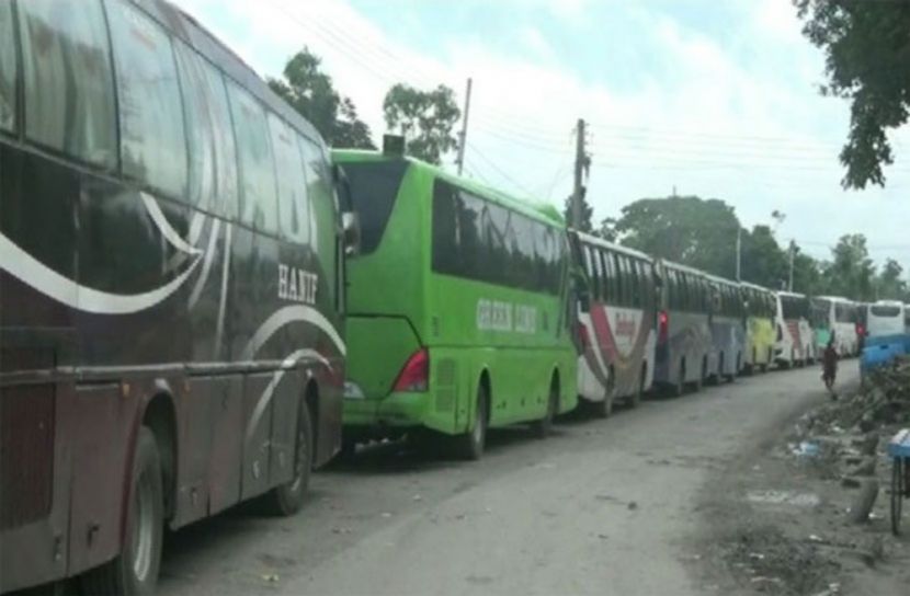দৌলতদিয়া ও পাটুরিয়ায় যানবাহনের দীর্ঘ সারি