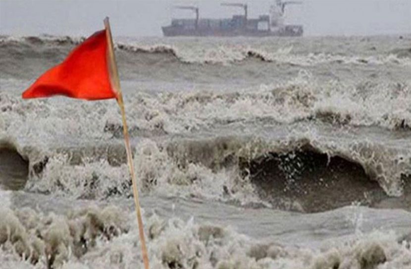 নদী বন্দরে সতর্ক সংকেত