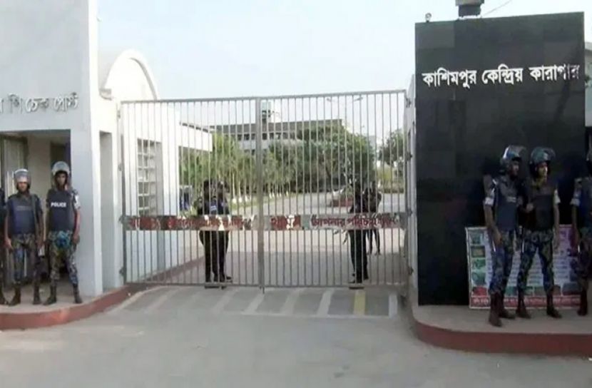 কারাগার থেকে আসামি পালানোর ঘটনায় ১২ কর্মকর্তা বরখাস্ত