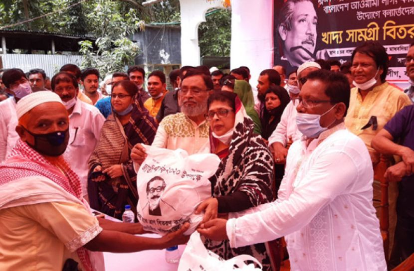 ফরিদপুরে দুই হাজার বন্যার্ত পরিবারকে খাদ্য সহায়তা আ’লীগের 