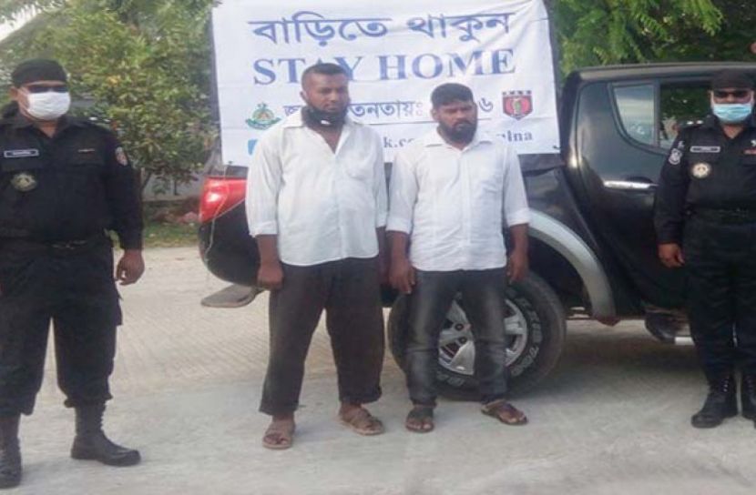 বটিয়াঘাটায় দুই পাচারকারী তক্ষকসহ গ্রেপ্তার