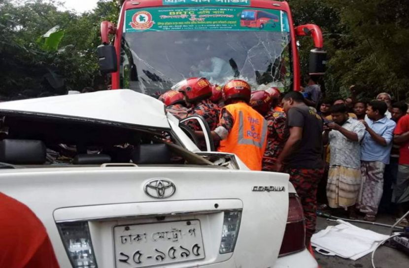 সড়ক দুর্ঘটনায় একই পরিবারের ৩ জনসহ নিহত চার