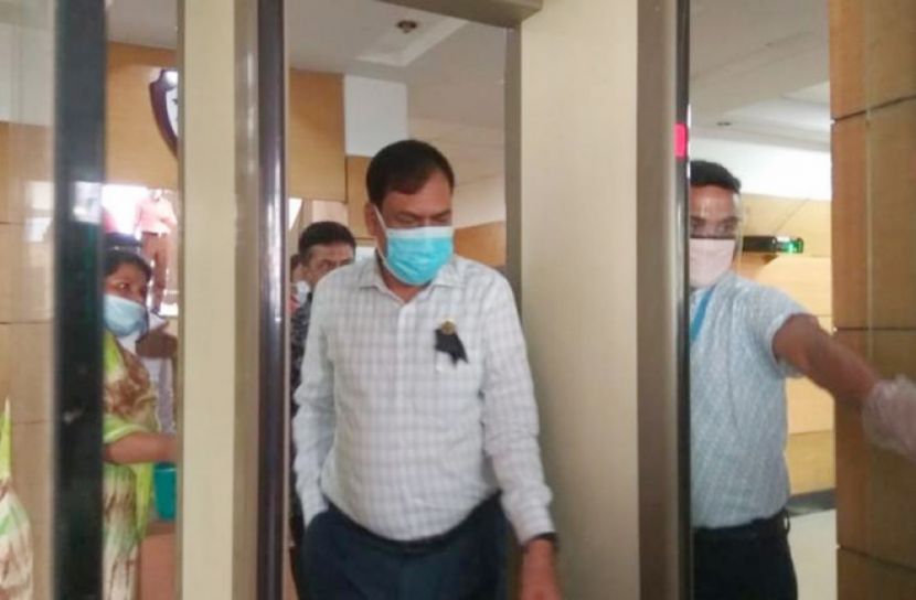 রিজেন্টকাণ্ডে স্বাস্থ্যের সাবেক ডিজিকে জিজ্ঞাসাবাদ চলছে