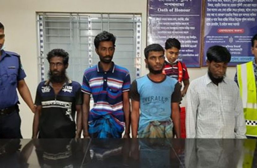 মোংলায় গাঁজা-রশি-ব্যাটারিসহ পাঁচ কারবারি আটক