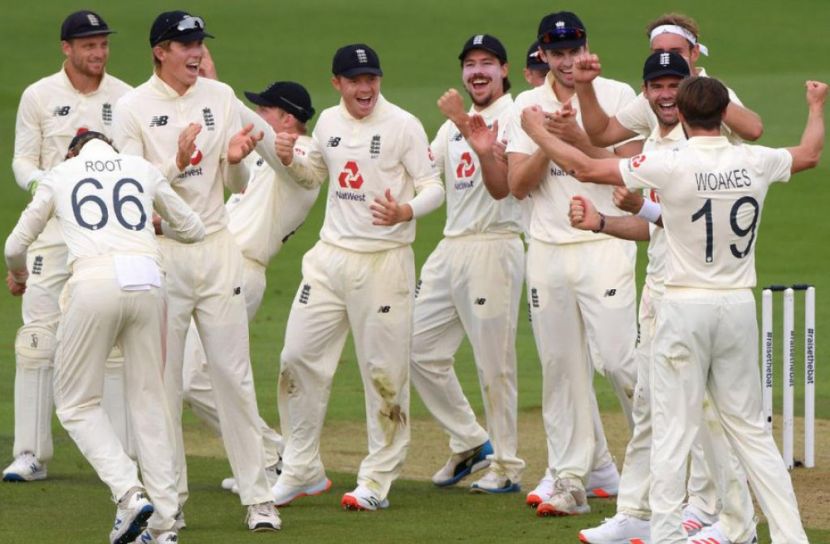 বোলিংয়ে এগিয়ে ইংল্যান্ড