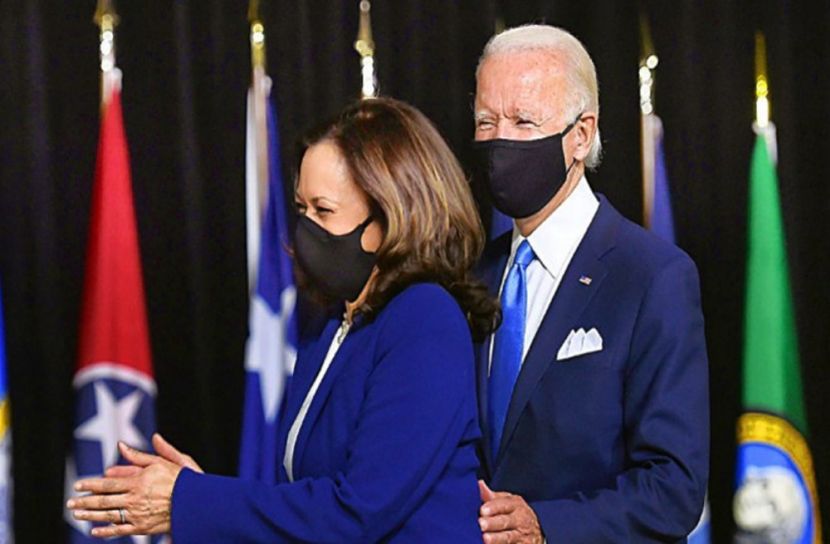 প্রথম সভাতেই ট্রাম্পকে আক্রমণ কমলার