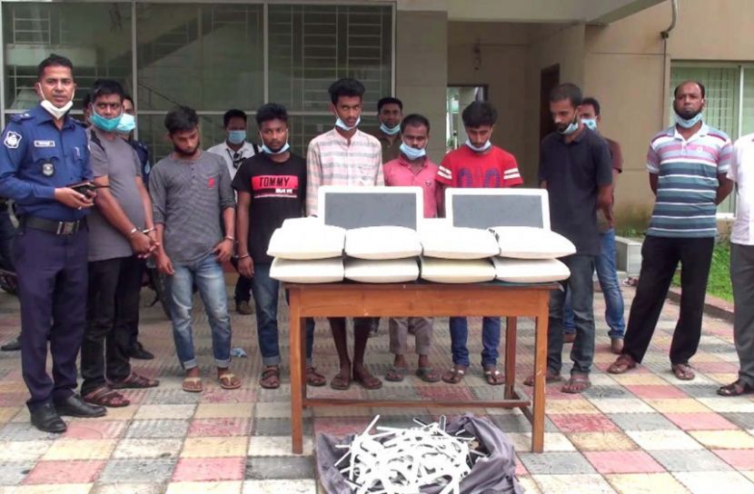 চুরির ৩৪টি কম্পিউটারসহ ৭ জন গ্রেপ্তার, যুবলীগ নেতা বহিষ্কার