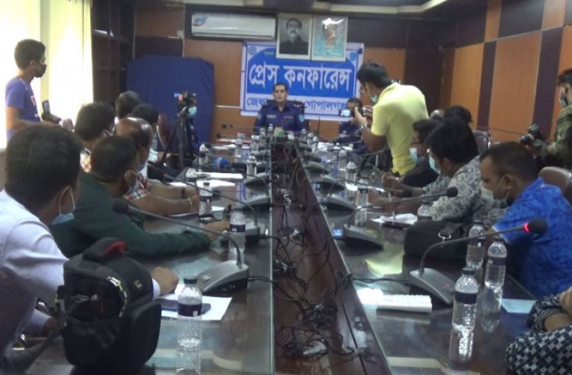 বশেমুরবিপ্রবি’র কম্পিউটার চুরি নিয়ে পুলিশের প্রেস ব্রিফিং