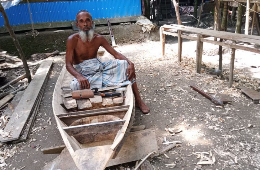 করোনায় স্থবির ডুবি গ্রাম, দুশ্চিন্তায় নৌকার কারিগর