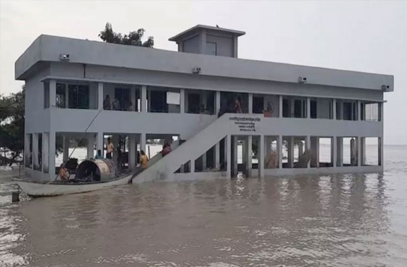 পদ্মায় এবার আরও একটি স্কুলভবন বিলীন