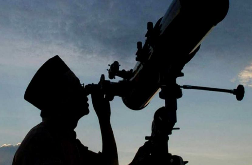 চাঁদ খুঁজতে বিড়ম্বনায় চাঁদ দেখা কমিটি