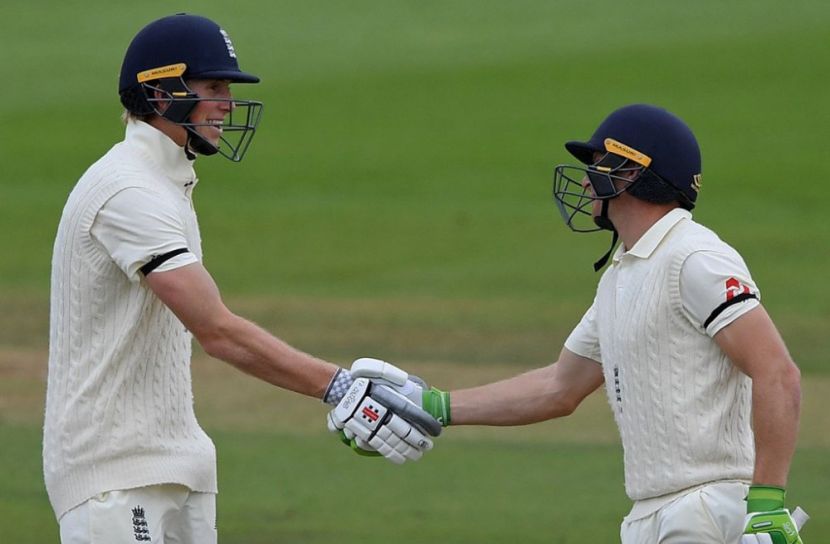 ৪র্থ উইকেটে ২০৫ রান তুলেছেন ক্রলি-বাটলার