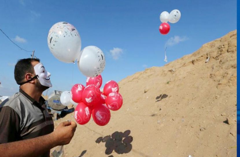 আগুন যুদ্ধ খেলছে ফিলিস্তিনিরা