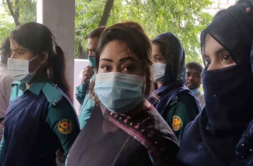 আদালতে পাপিয়া দম্পতি