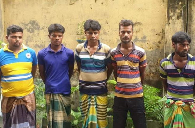 বেনাপোল সীমান্তে মাদকসহ গ্রেপ্তার ৫