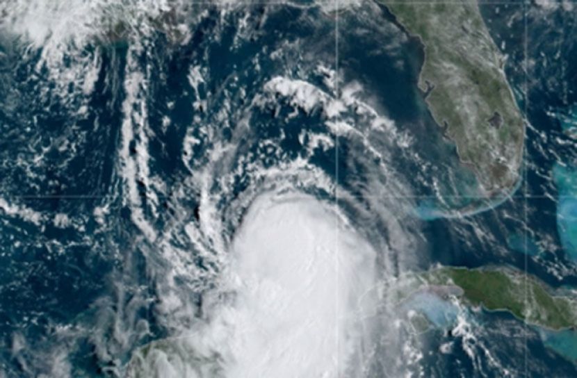 আমেরিকার দিকে ধেয়ে আসছে হারিকেন 'লরা'