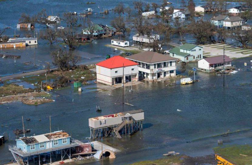 হারিকেন লরা: যুক্তরাষ্ট্রে বন্যার কবলে ৮০ লাখ মানুষ