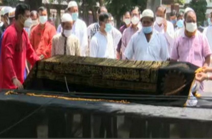 রাহাত খানের দাফন সম্পন্ন