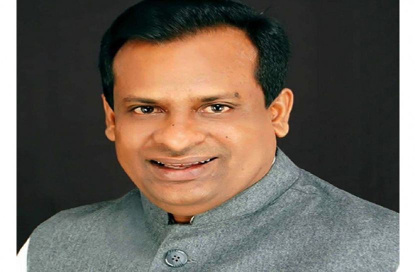 সাংবাদিক নামধারী চাঁদাবাজদের  বেঁধে পেটানোর নির্দেশ এমপির