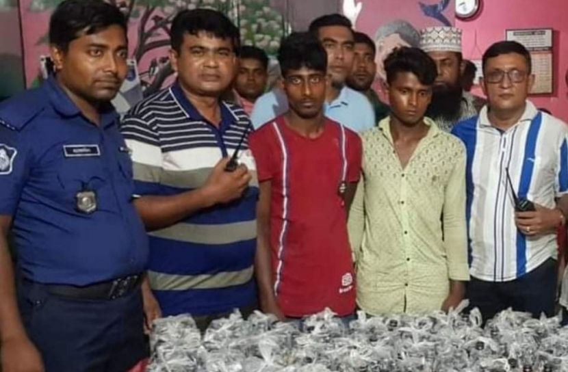 শার্শায় ৩৬৫ বোতল ফেনসিডিলসহ দুই মাদক ব্যবসায়ী গ্রেপ্তার