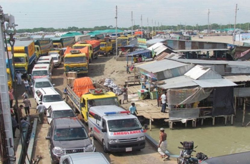 পারের অপেক্ষায় চার শতাধিক যানবাহন