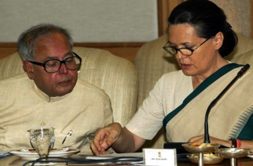 প্রণব মুখার্জি- সোনিয়া গান্ধী