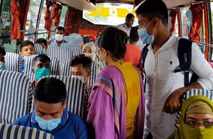 খুশি যাত্রীরা, নিয়ম মানছে না গণপরিবহন
