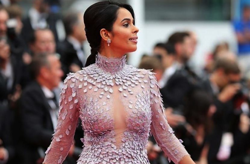 কেরিয়ারের জন্য বিয়েও ভাঙেন মল্লিকা