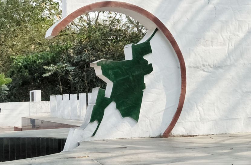 অরক্ষিত বীরশ্রেষ্ঠ নূর মোহাম্মদের স্মৃতিস্তম্ভ