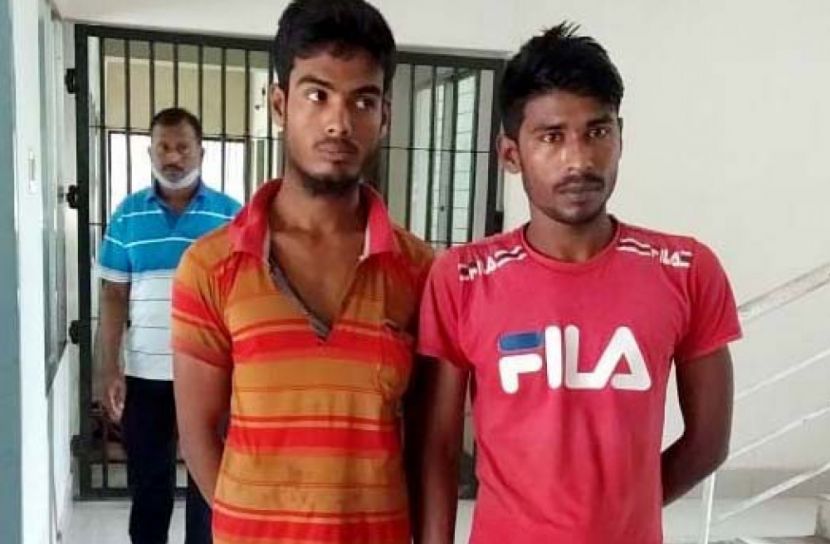 গ্রেপ্তারকৃত  দুই যুবক