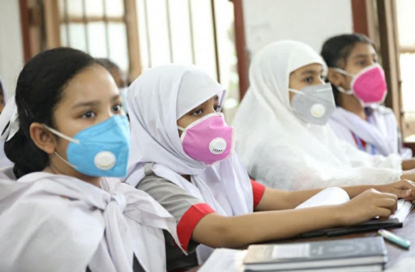 প্রাথমিক বিদ্যালয় খুলছে আগে, না পারলে ‘অটোপাস’