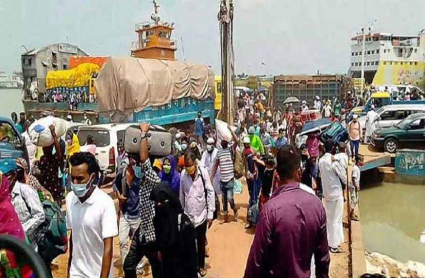 ৯ দিন ধরে ফেরি বন্ধ, বিড়ম্বনায় যাত্রীরা