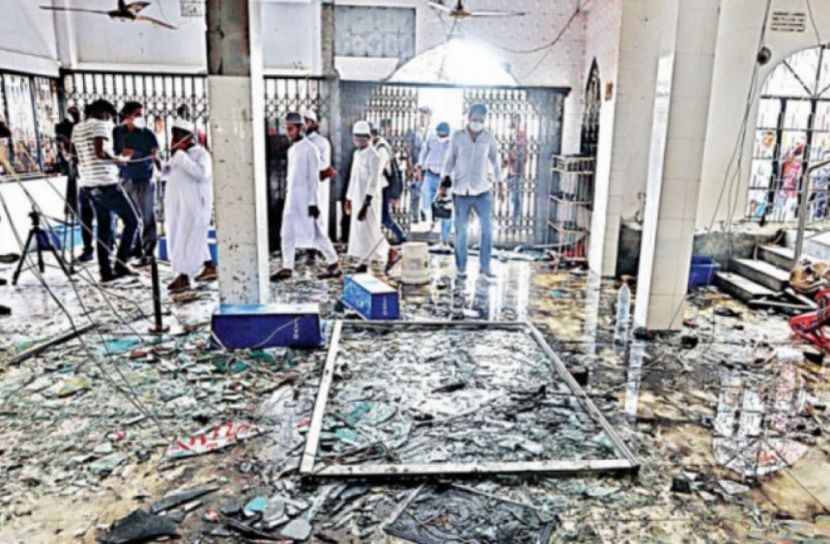 মসজিদে বিস্ফোরণ: এখনো শঙ্কায় বাকি পাঁচজন