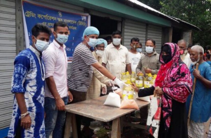 বরিশালে টিসিবির পণ্য বিক্রি শুরু