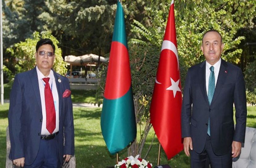 তুরস্কের পররাষ্ট্রমন্ত্রী মেভলুত চাভুসওগ্লু ও বাংলাদেশের পররাষ্ট্রমন্ত্রী ড.  এ কে আব্দুল মোমেন