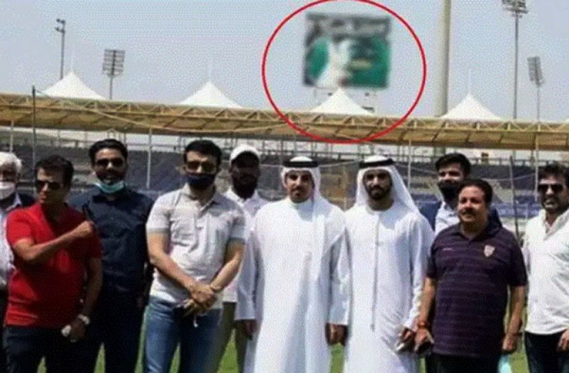 শারজায় গিয়ে নতুন বিতর্কে সৌরভ!