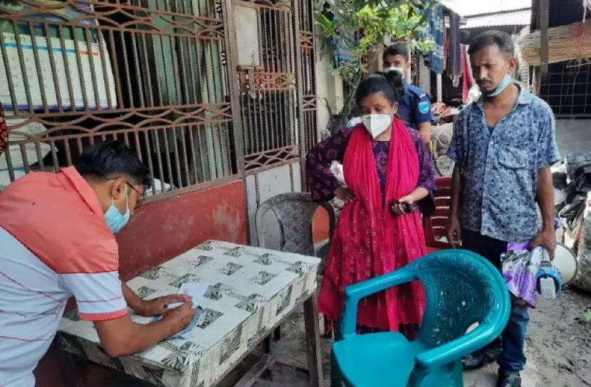 বোয়ালমারীতে দুই মিষ্টি ব্যবসায়ীকে জরিমানা 