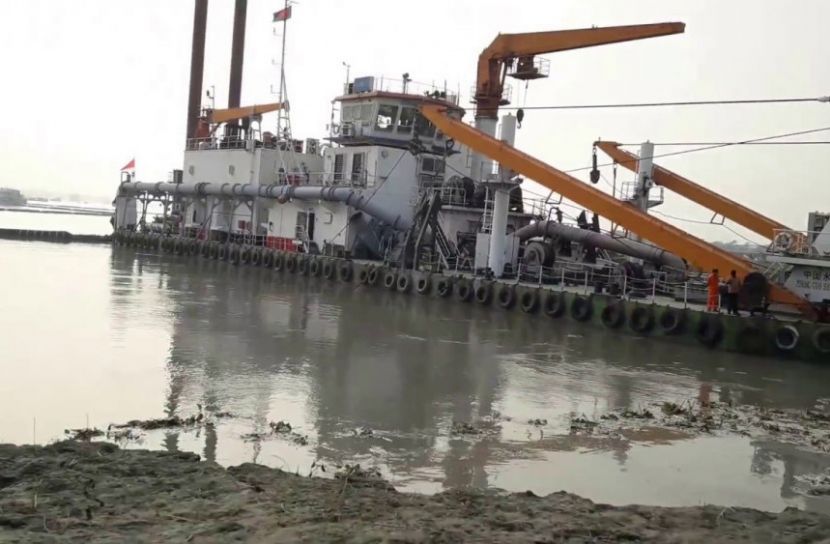 ৩ কোটি টাকার তেল পুড়িয়েও কাটেনি নাব্যতা সংকট