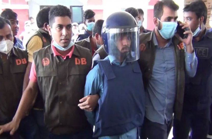 ইউএনও ওপর হামলা: রিমান্ড শেষে আদালতে রবিউল