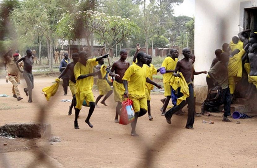 উগান্ডায় জেল ভেঙে পালিয়েছে ২শ’র বেশি কয়েদি
