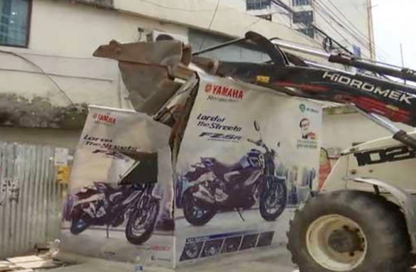 পুলিশ বক্সকেও রেহাই দেননি ভ্রাম্যমাণ আদালত